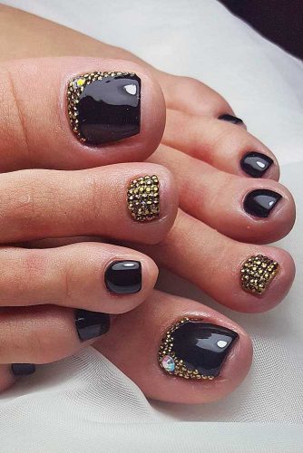 black rhinestones toe nail design black rhinestones toe nail design