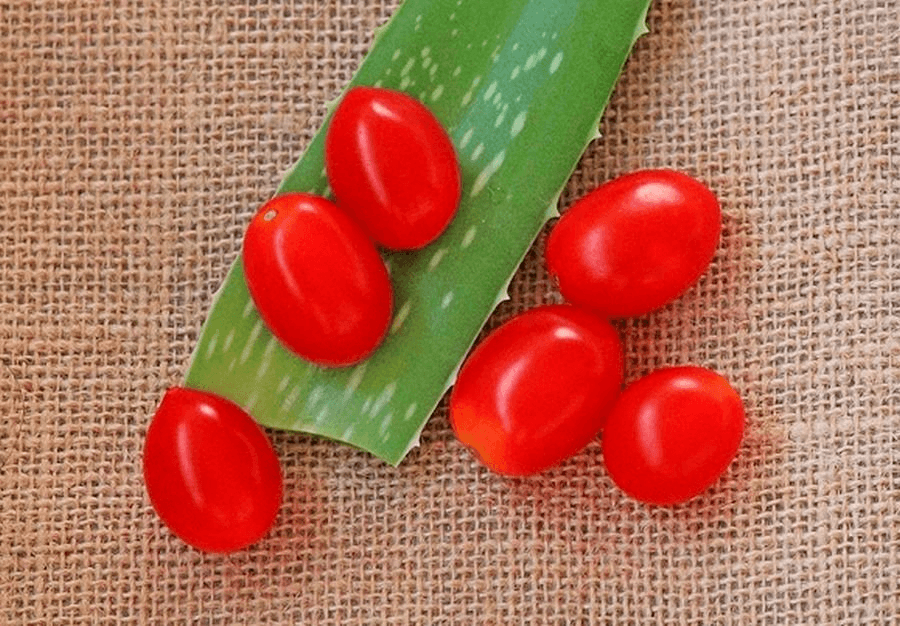 Tomato Face Mask for Dark Circles